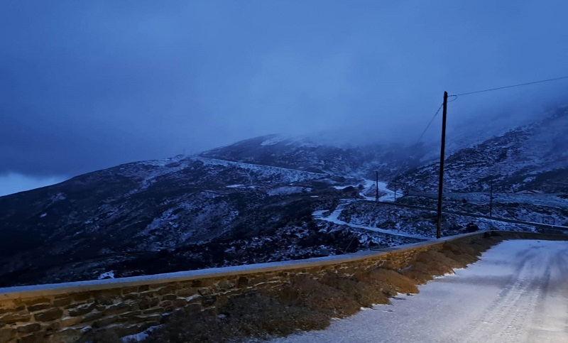 ΑΝΔΡΟΣ: Χιονισμένες ορεινές διαδρομές