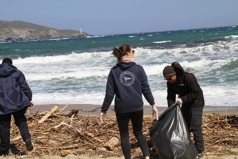 ΕΠΙΤΕΛΟΥΣ: Καθάρισε η παραλία στο Παραπόρτι