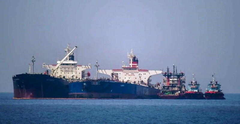 Δύο SOS από το ρωσικό τάνκερ στην Κάρυστο: Κινδυνεύει όλη η περιοχή από το πετρέλαιο!...