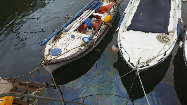 ΑΠΟΚΛΕΙΣΤΙΚΟ:  Ρύπανση από τόνους πετρελαίου στη θάλασσα του Νειμποριού