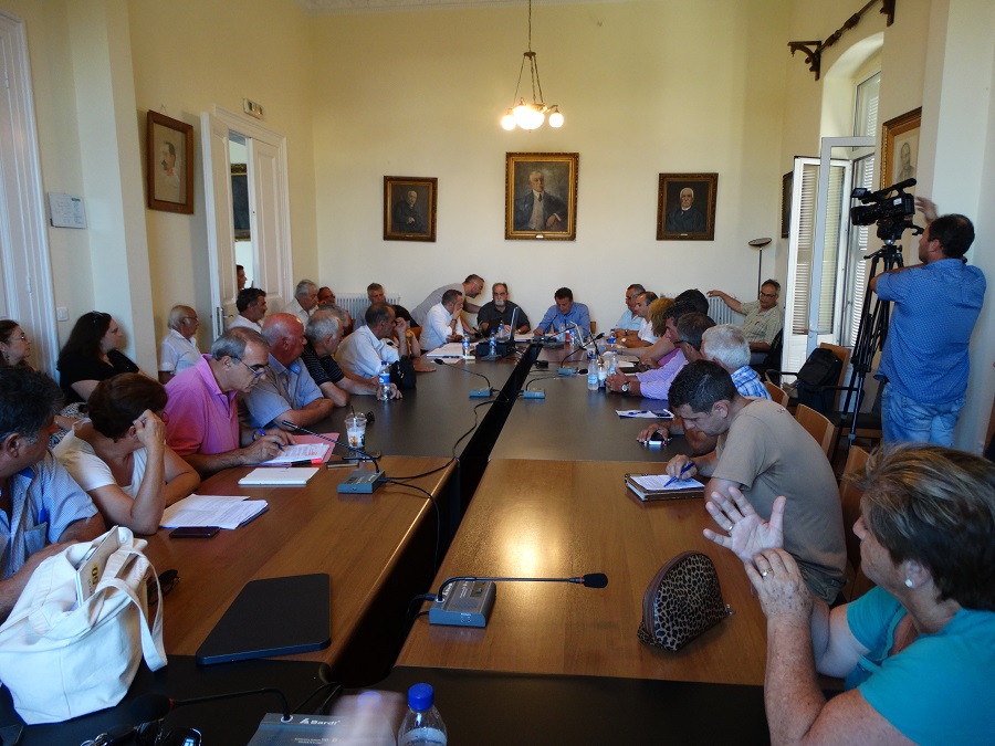 Δήμος Άνδρου: κοινό ψήφισμα όλων των παρατάξεων για τα υποθηκοφυλακεία 