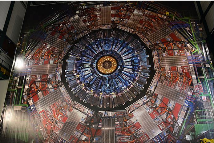 Ένας ανδριώτης στο διασημότερο ερευνητικό κέντρο του κόσμου: παίζοντας με τα πρωτόνια του CERN…